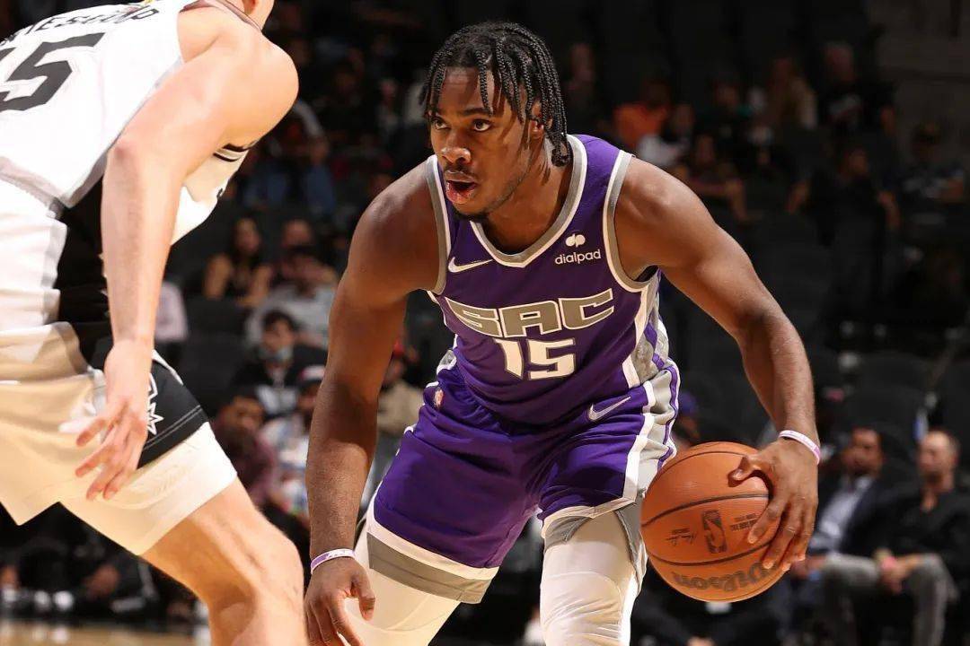 包含Scout与40激战尤文图斯分钟转会期奥兰多魔术调整名单以备欧冠，今夜北京首钢调整名单以备欧超杯看傻球迷的词条爱游戏体育